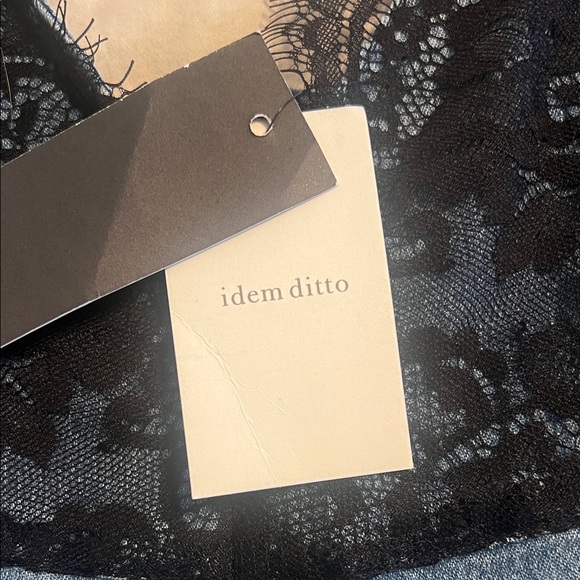 Chic Denim Midi Dress with Black Lace Accents - Picture 4 of 5